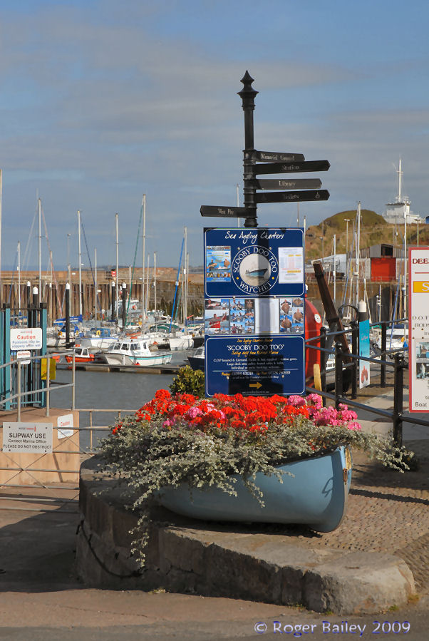 Signs to the Marina.