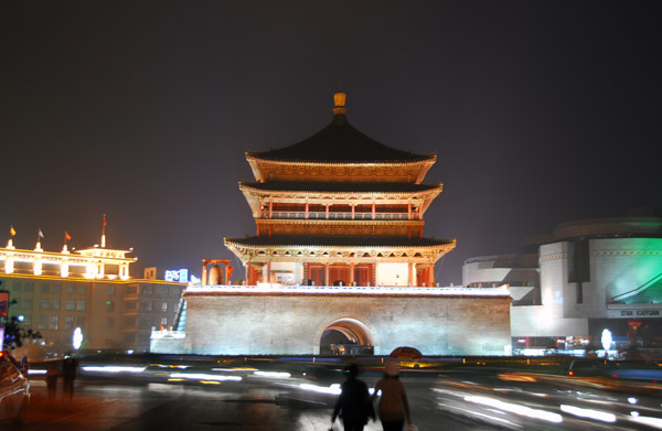 Xi'an Bell Tower at night