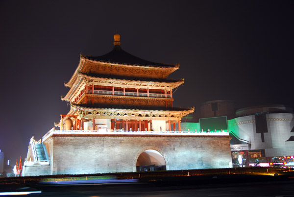 Xi'an Bell Tower at night