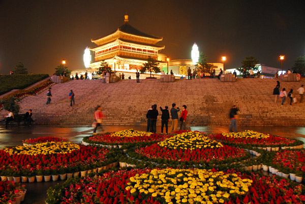 Flower-covered forecourt of the Ginwa Shopping Mall to the northwest of the Bell Tower, Xi'an