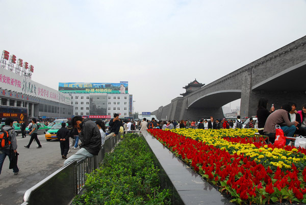 Plaza in front of Xi'an train station