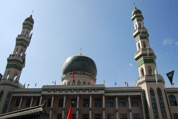The main style of Xining's Dongguan Mosque is very Middle Eastern