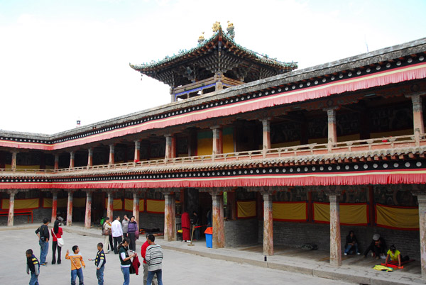 Courtyard of one of the institutes, Kumbum Monastery