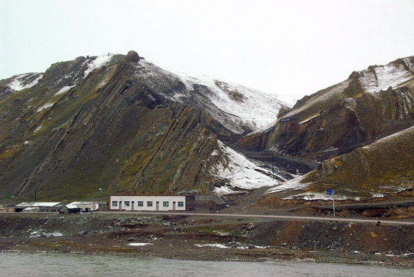 Tiny settlement along the Tibet-Qinghai Railroad