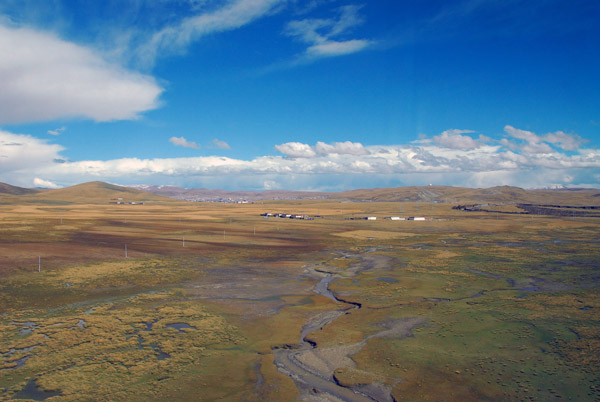 The first large town in Tibet, Nagchu, in the distance