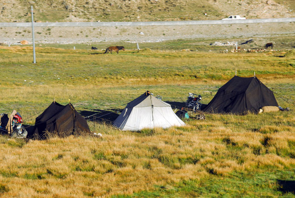 Tibetan tents outside Yangpachen