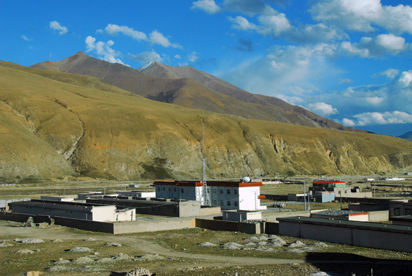 Yang Ba Jing (Yangpachen) looking southeast towards Lhasa, less than an hour away