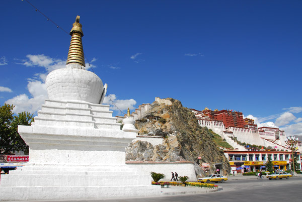 Chörten that formerly served as the west gate to the city of Lhasa