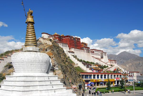 Nice view of the Potola Palace from the southwest, Lhasa