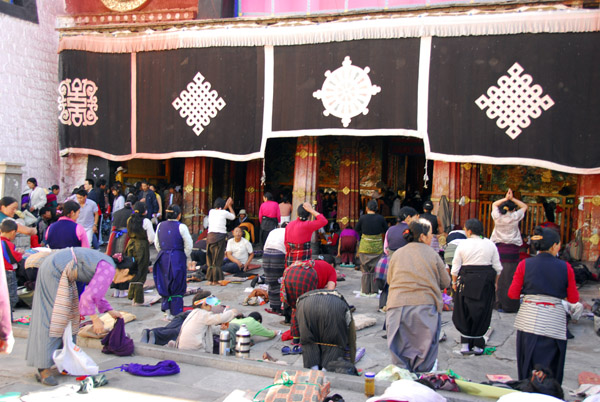 Pilgrims in front of the Jokhang, the most important temple in Tibet