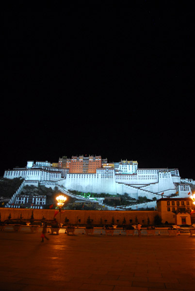 Night view of Potola Palace