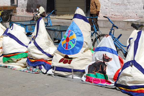Tibetan tents for sale, Barkhor Circuit