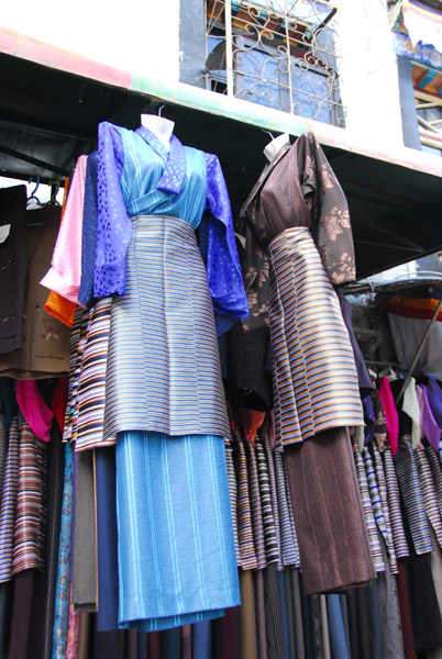 Tibetan women's clothing
