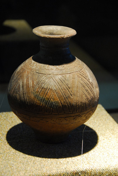 Trangle-folded pottery jar - late neolithic, found at Karo, Chamdo