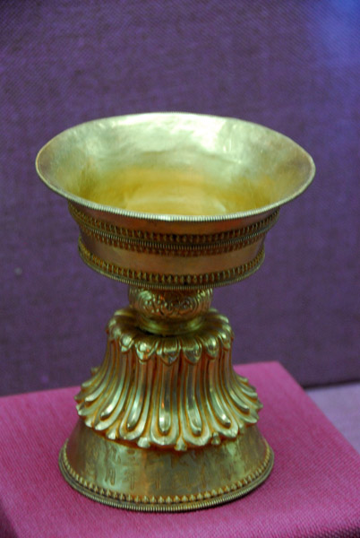 Golden lamp which was offered by Jangzhong Zheng to Dalai Lama