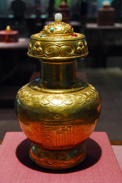 Gold urn for lottery use when recognizing reincarnations of the Dalai Lamas and Panchen Lamas (18th C)
