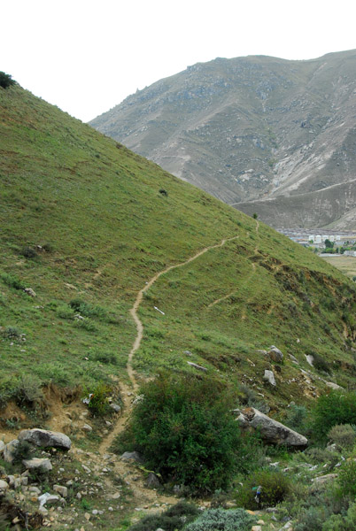 Trail leading around the mountain to Chupsang Nunnery