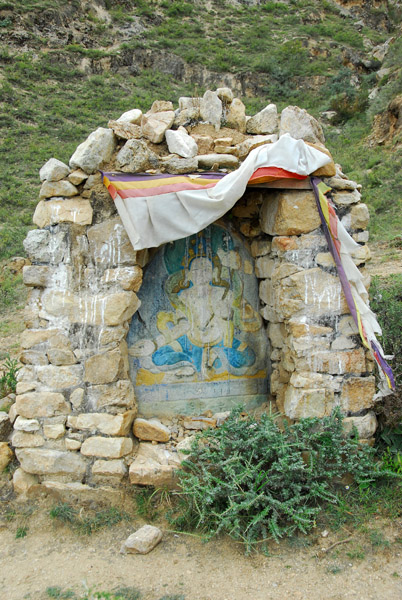 Trailside shrine near Chupsang Nunnery