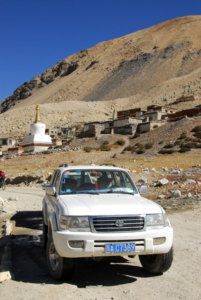 Land Cruiser at Rongphu