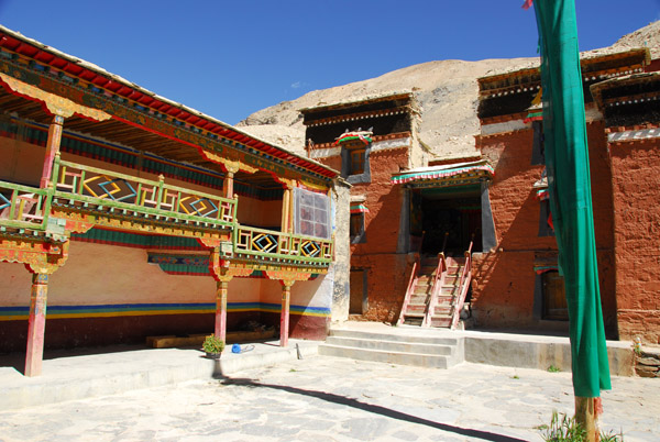 Courtyard, Rongphu Monastery
