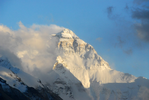 Strong wind blowing, Mt Everest