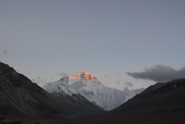 Mt Everest sunset from Rongphu