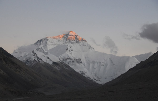 Mt Everest sunset from Rongphu