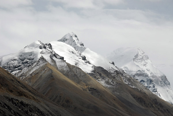 Peaks below Mt Everest