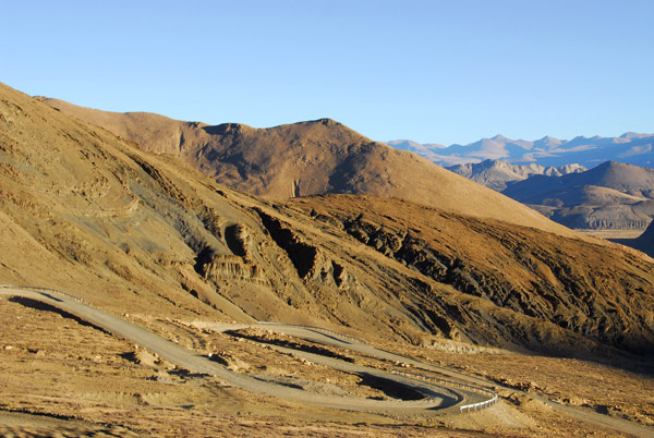 The road snaking up Pang-la Pass (5120m - 16,797 ft)
