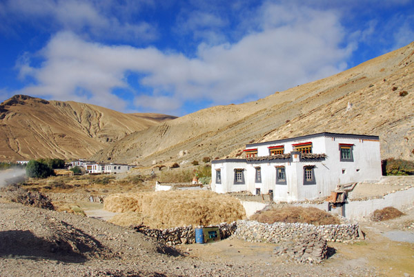 Tibetan village, Dzaka Valley