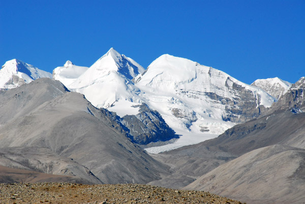 21,760 ft peaks with glacier east of  Lapche Kang  (N28.332/E086.444)