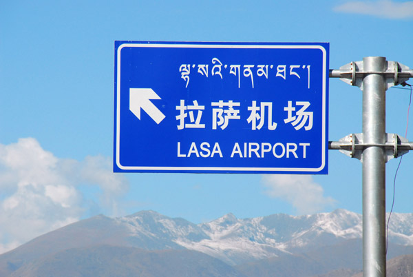 The new bridges and tunnels reduced the distance from Lhasa to the airport from 95 to 55 km