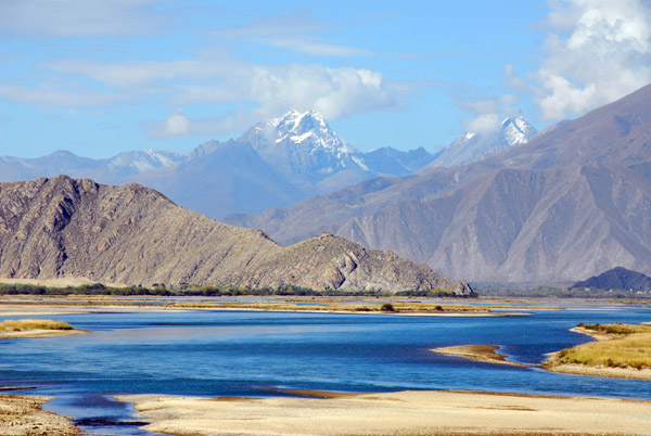 Crossing the Lhasa River