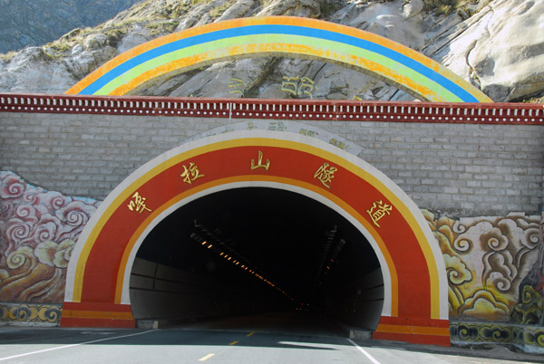 The tunnel is 2.5 km long