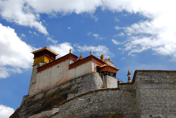 Legend puts the founding of Yumbulagang to the first king of Tibet, Nyatri Tsenpo in the 2nd Century BC