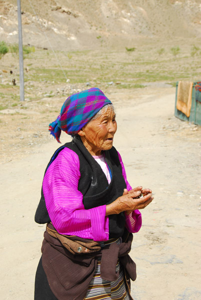 Tibetan visitor to Yumbulagang