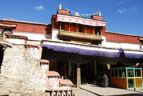 Western facade of the Tsuglag Khang, the main building of Trandruk (Chang Zhu) monastery