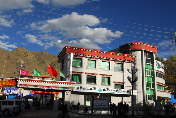 Late afternoon, Nadong Lu, downtown Tsetang