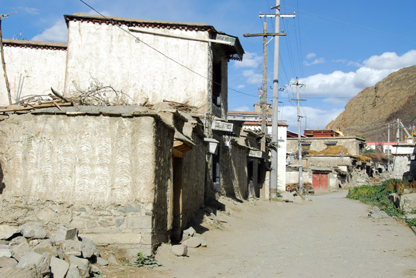 Dusty back streets of old town Tsetang