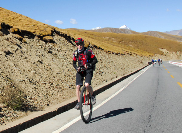 The chief crazy - Unicycle Steve - riding a unicycle 1000 km across Tibet!