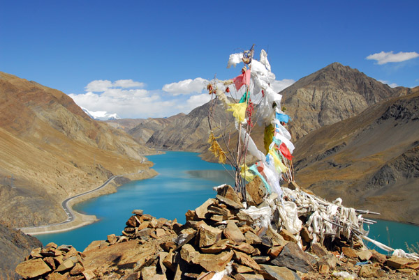 Prayer flags at the high point near Simi Pass