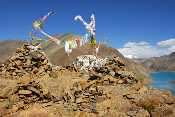 The hilltop next to Simi-la Pass with prayer flags