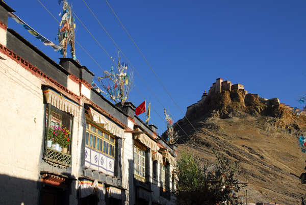 Tibetan old town with Gyantse Dzong