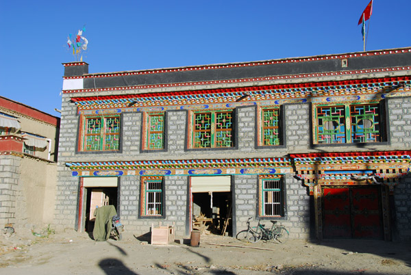 New house in old style, Yingxiong Beilu, Gyantse