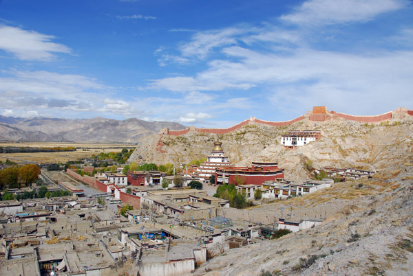 Old town Gyantse with Pelkor Chde Monastery