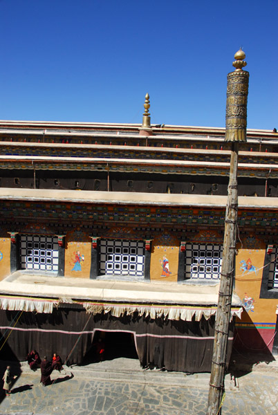 Prayer pole (darchen ringpo) Sakya