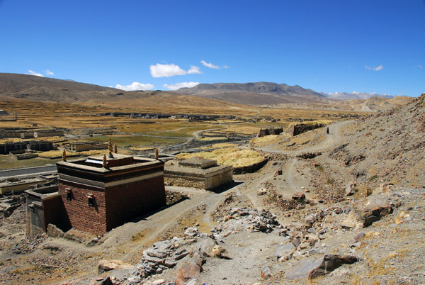 If I had more time, I could have gone up the path to the right to the ruins of the 1073 monastery