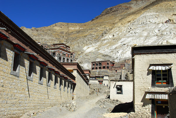 I had just enough time to climb up through the village to the 5 chrten and back through the hillside monastery
