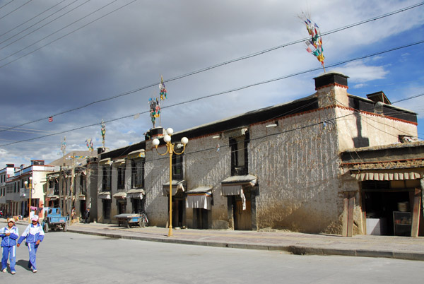 Headed for Old Town Shigatse