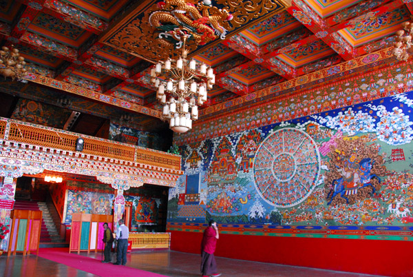 Great Hall of the Summer Palace of the Panchen Lamas completely covered in murals